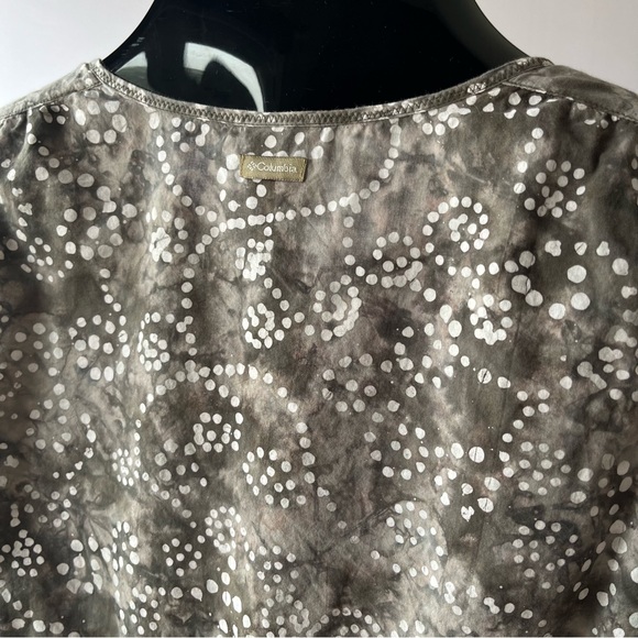 Columbia Patterned Button-down Shirt - Small - Picture 4 of 16